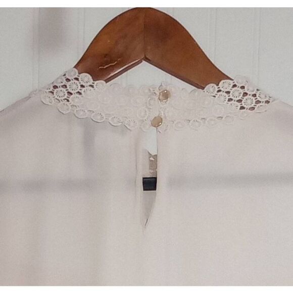 BCBG Maxazria cream  long sleeve blouse Size M - Picture 3 of 5